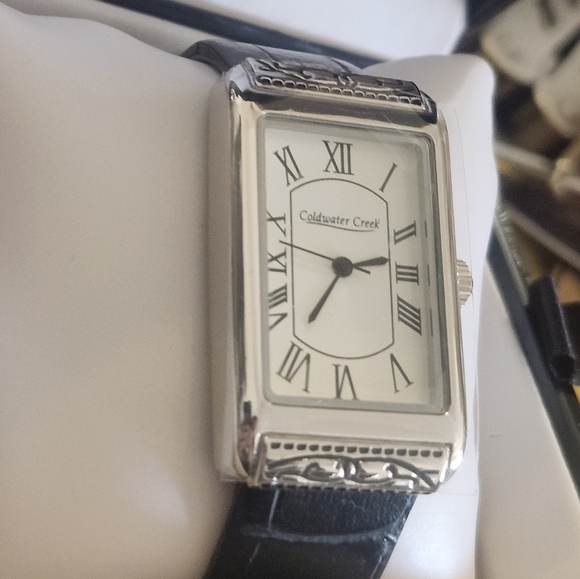 Brand New With Tags Coldwater Creek Tank Watch - Picture 4 of 8